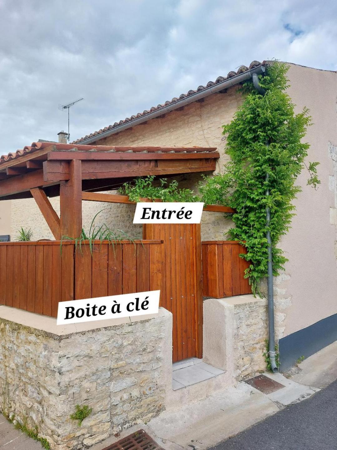 Les Petits Jardins De Cisse Chambre De Charme Exterior photo